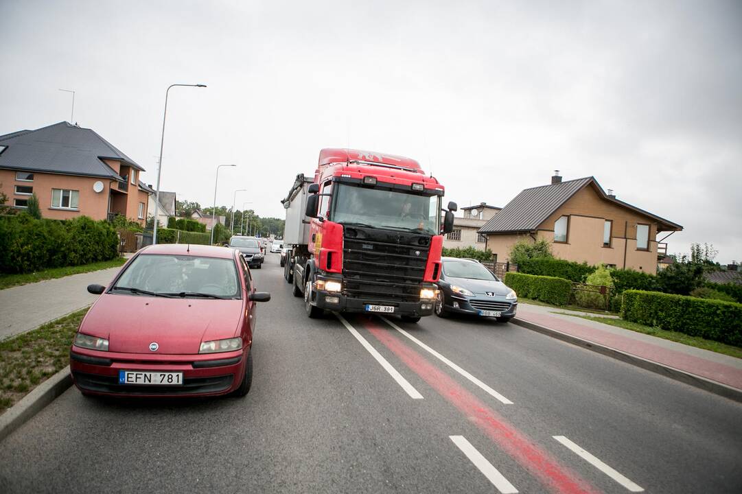 Protesto akcija prieš sunkiasvorius automobilius