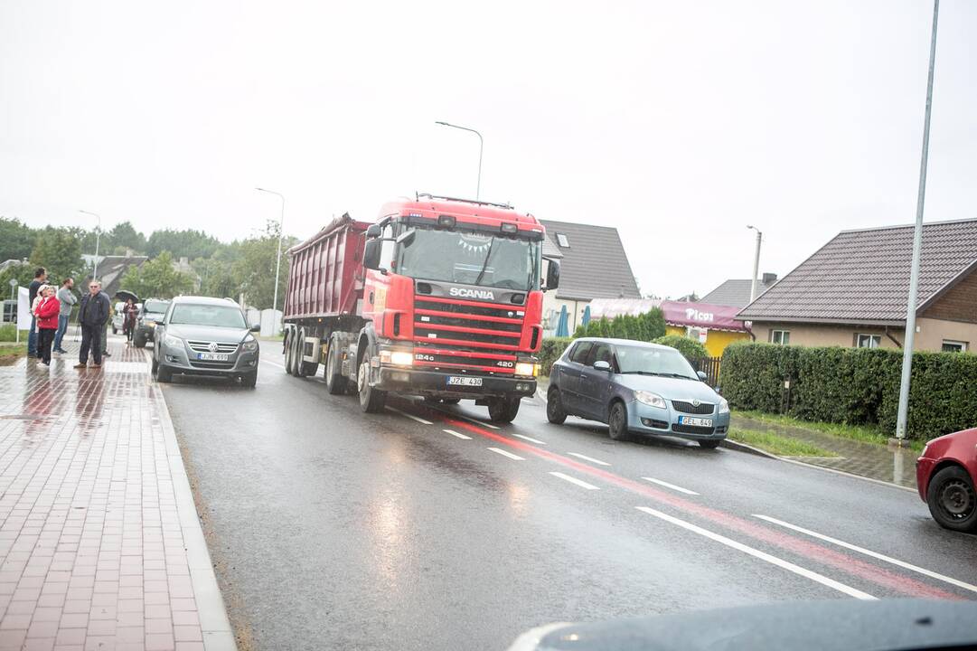 Protesto akcija prieš sunkiasvorius automobilius