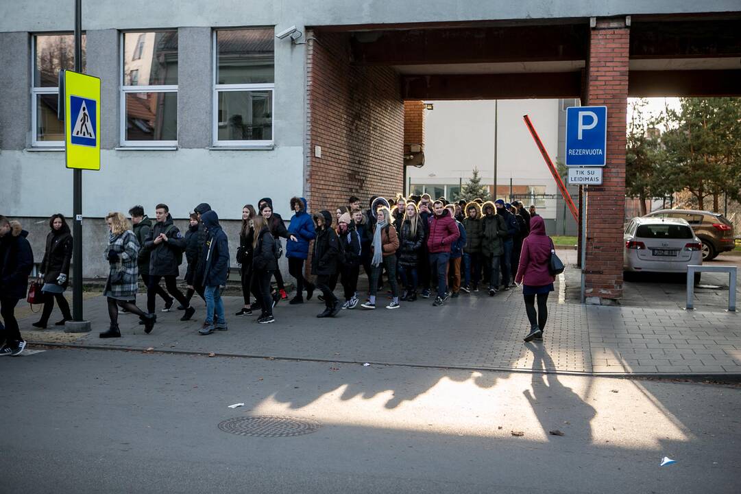 S.Dariaus ir S.Girėno gimnazijos šimtmečio eisena