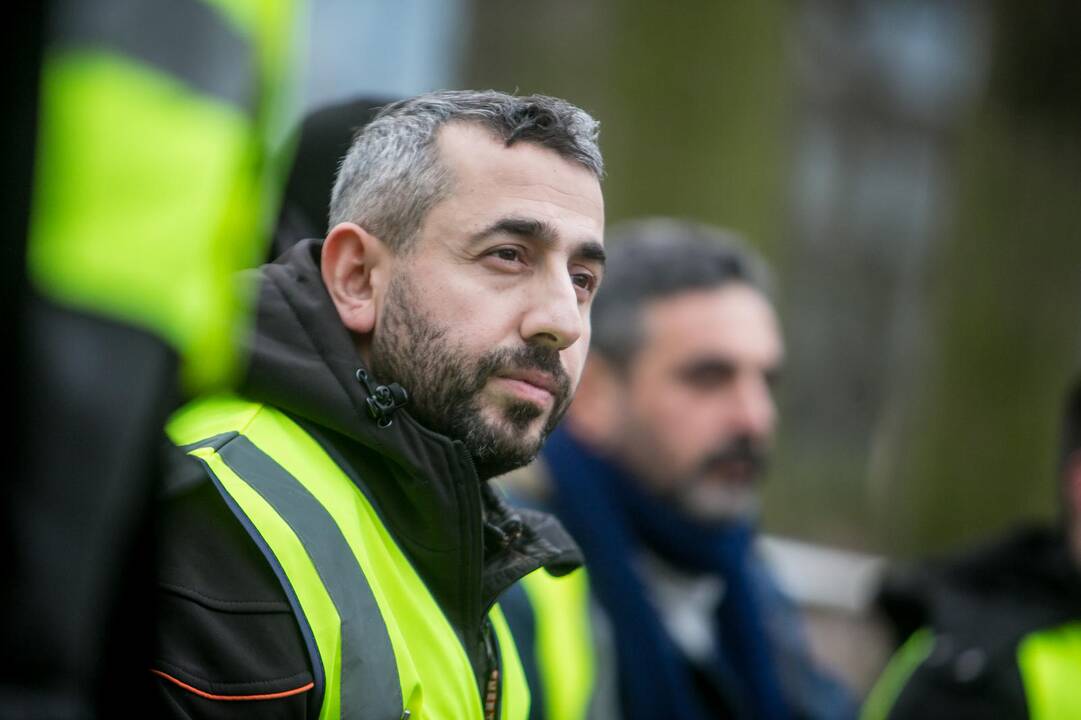 Stadioną statančių turkų protestas