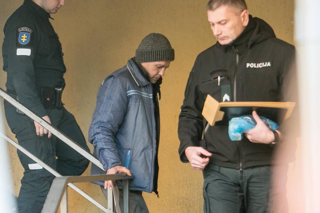 Įtariami žmogžudyste Garliavoje atvesdinti į teismą