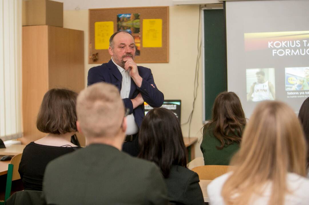 Aukštųjų kursų 100-metis Maironio universitetinėje gimnazijoje