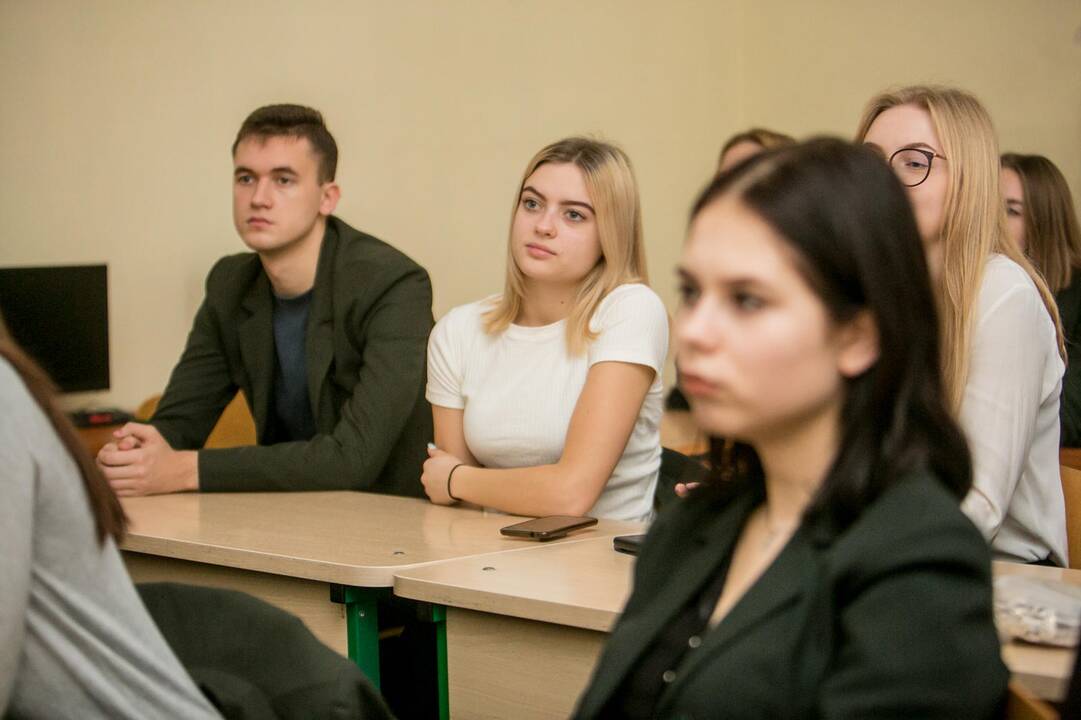 Aukštųjų kursų 100-metis Maironio universitetinėje gimnazijoje