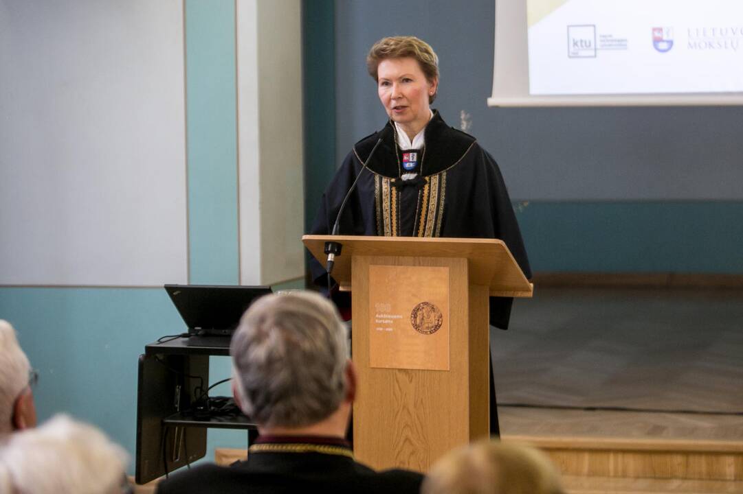 Aukštųjų kursų 100-metis Maironio universitetinėje gimnazijoje