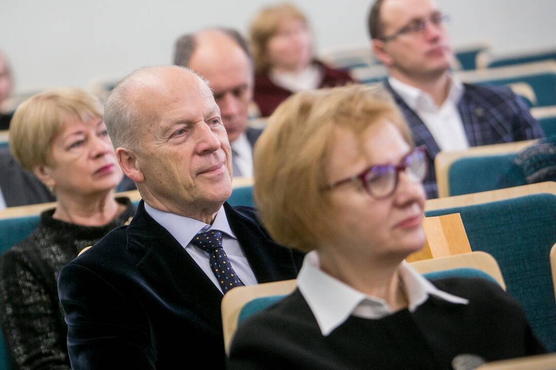 Aukštųjų kursų 100-metis Maironio universitetinėje gimnazijoje