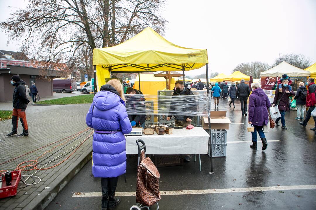 Karantinas keičia turgaus lankytojų įpročius