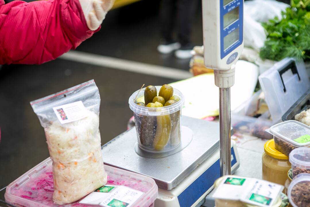 Karantinas keičia turgaus lankytojų įpročius
