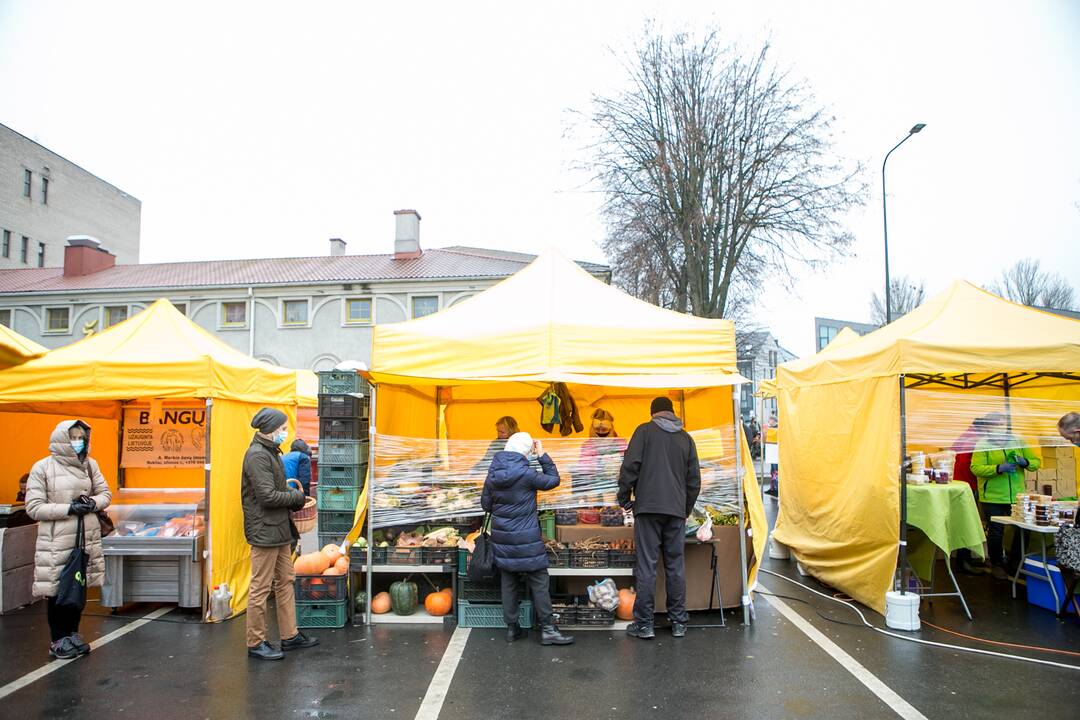 Karantinas keičia turgaus lankytojų įpročius