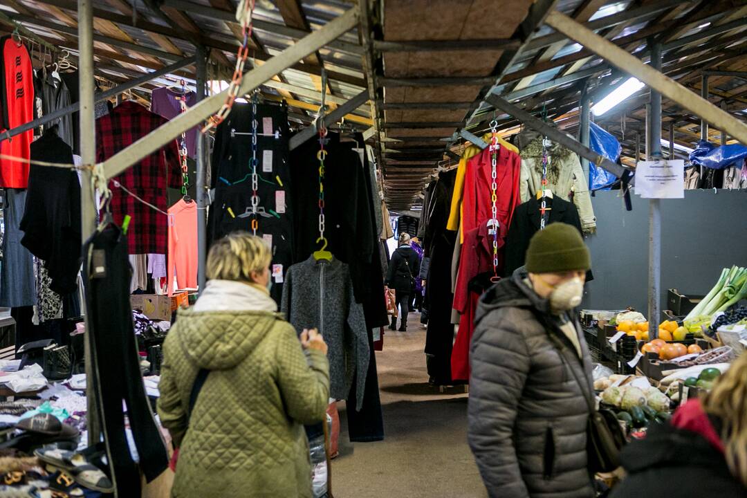 Karantinas keičia turgaus lankytojų įpročius