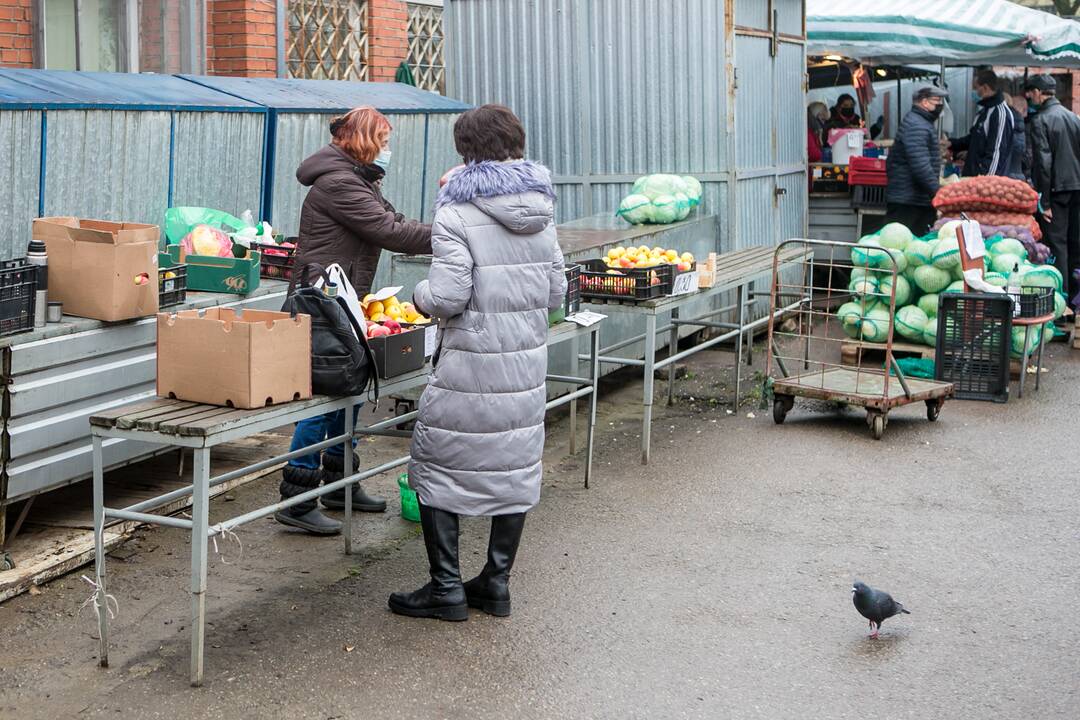 Karantinas keičia turgaus lankytojų įpročius