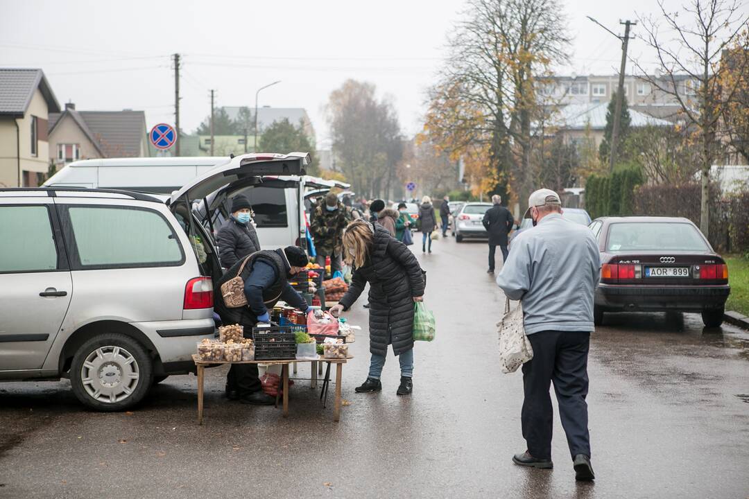 Karantinas keičia turgaus lankytojų įpročius