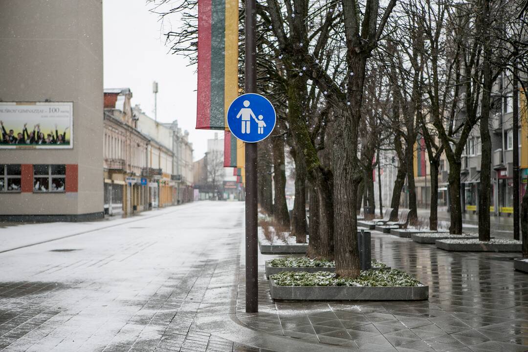 Sekmadienį Kauną nuklojo sniegas