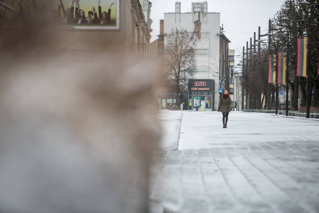 Sekmadienį Kauną nuklojo sniegas