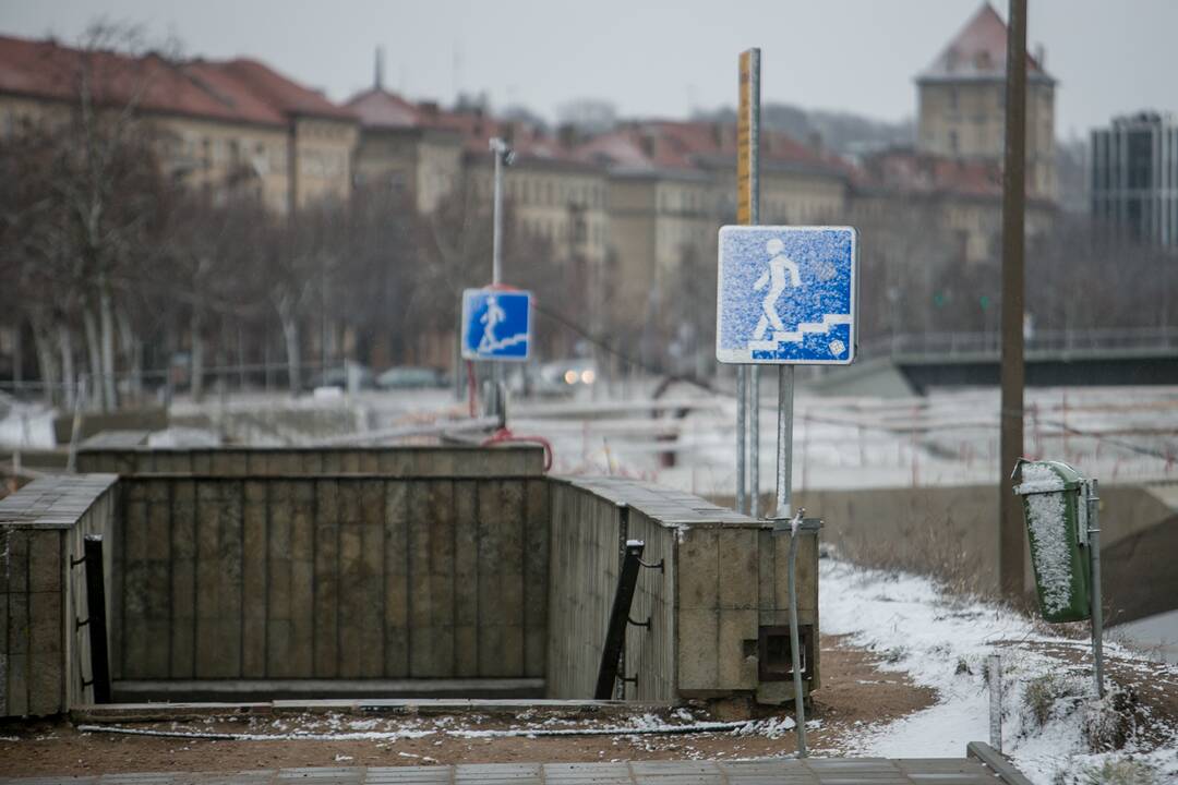 Sekmadienį Kauną nuklojo sniegas