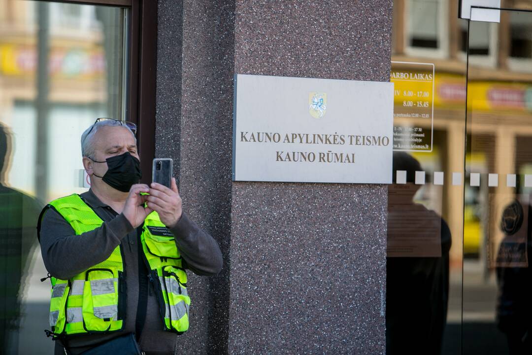 Architektai susirinko palaikyti teisiamą A. Karalių