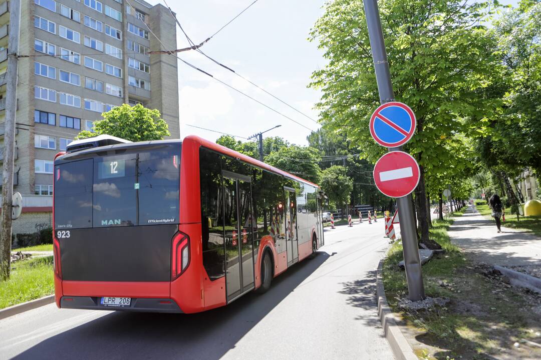 Uždaryta Kovo 11-osios gatvės atkarpa