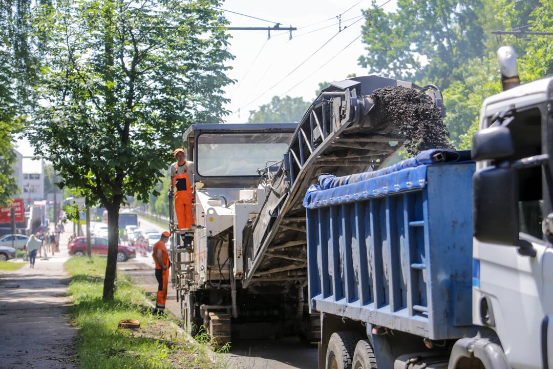 Uždaryta Kovo 11-osios gatvės atkarpa