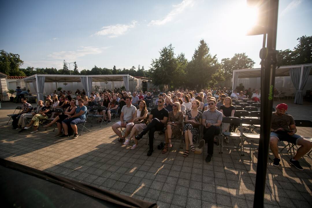 ,,Pažaislio liepų alėjos vakarai”: Andrius Kaniava ir grupė