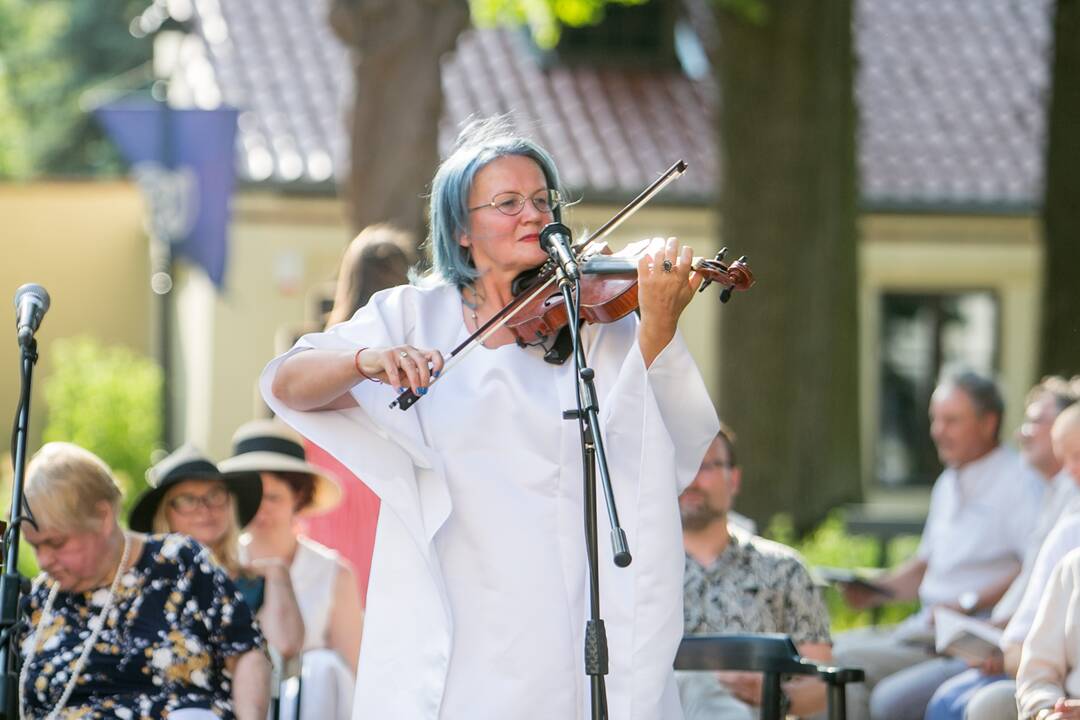 Pagerbta „Poezijos pavasario“ laureatė D.Zelčiūtė