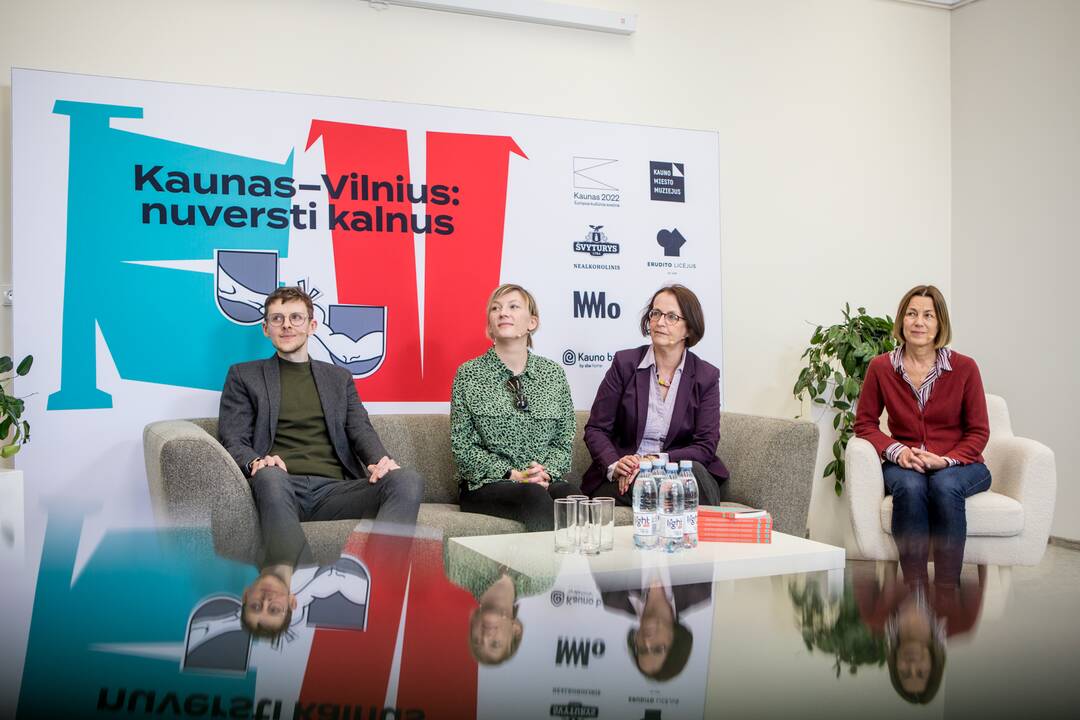 Parodos „Kaunas–Vilnius: nuversti kalnus“ pristatymas