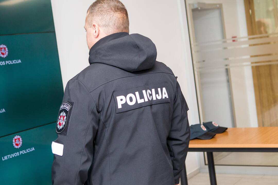 Policija pristatė naujas pareigūnų uniformas