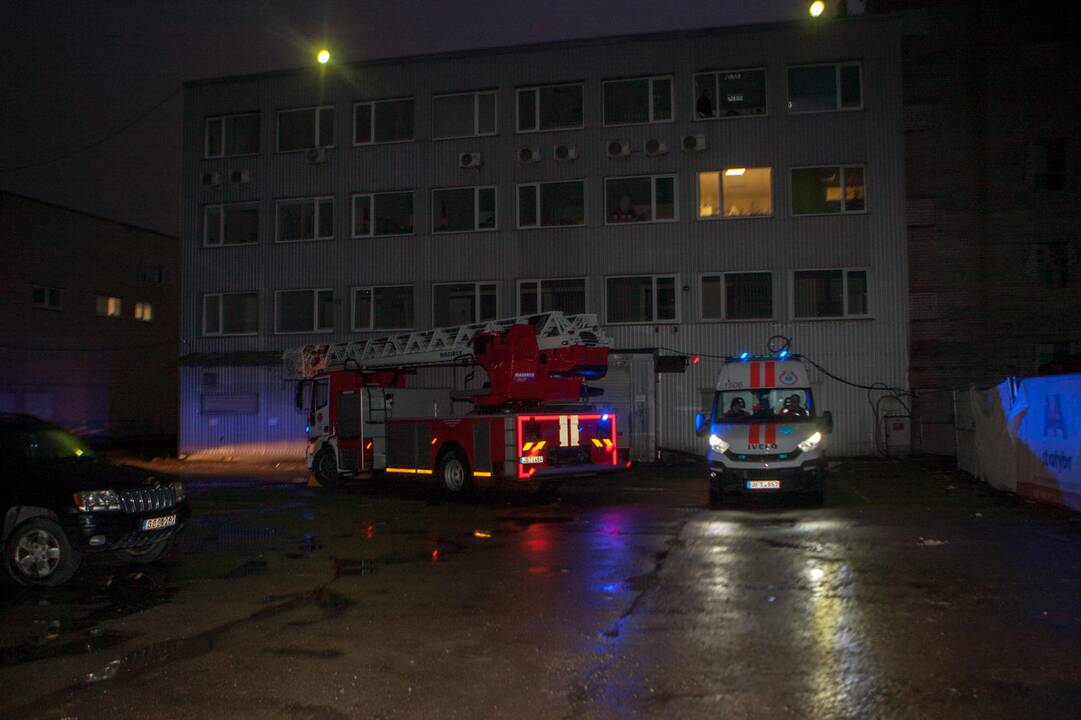 Eiguliuose užsidegė metalinis angaras