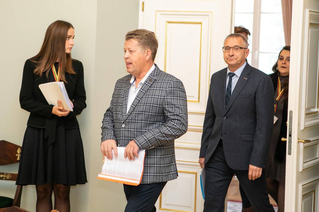 Prezidento susitikimas su verslo asociacijų ir profesinių sąjungų atstovais