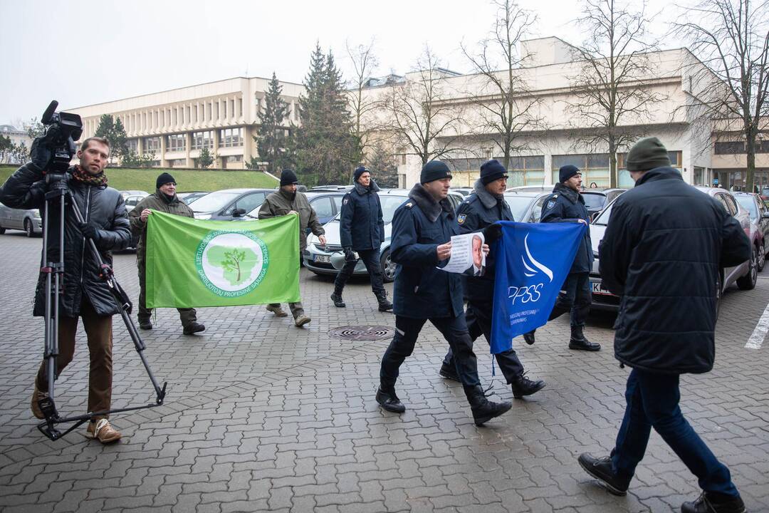 Pareigūnų įspėjamasis protestas