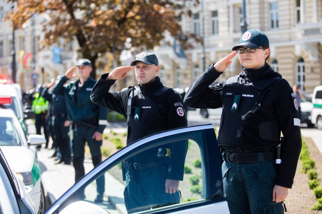 Atsisveikinimas su žuvusiu pareigūnu S. Žymantu