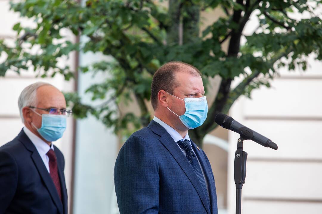 Savivaldybėms perduoti 25 geltonieji autobusiukai