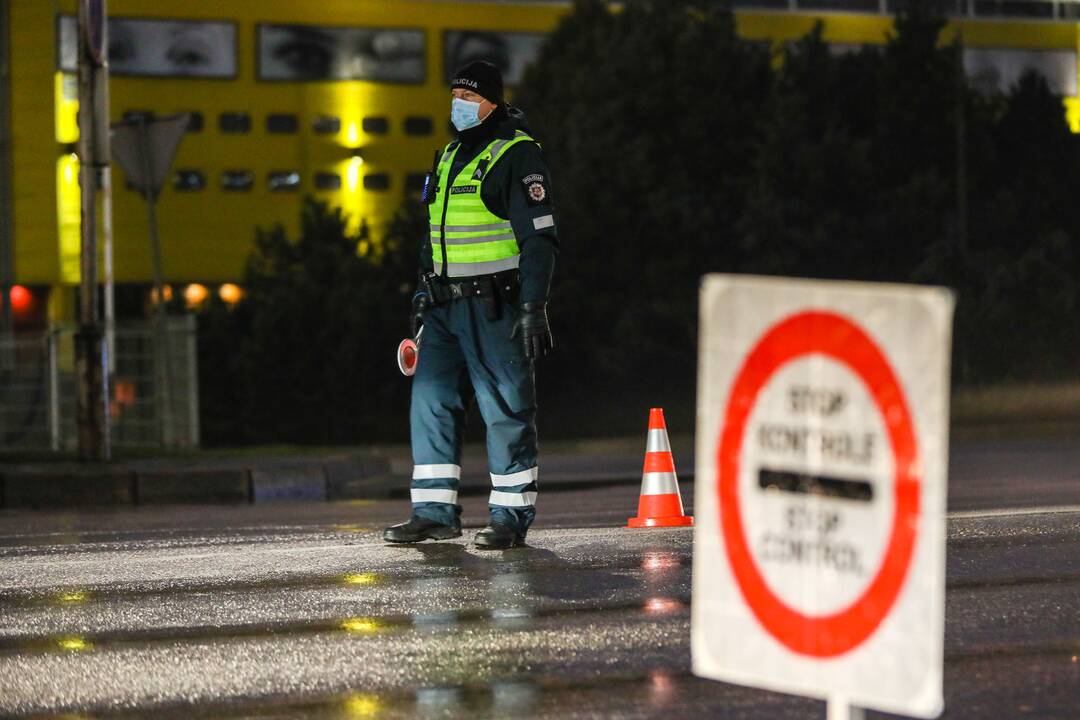 Policija pradėjo masinę judėjimo kontrolę