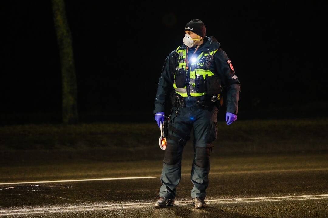 Policija pradėjo masinę judėjimo kontrolę