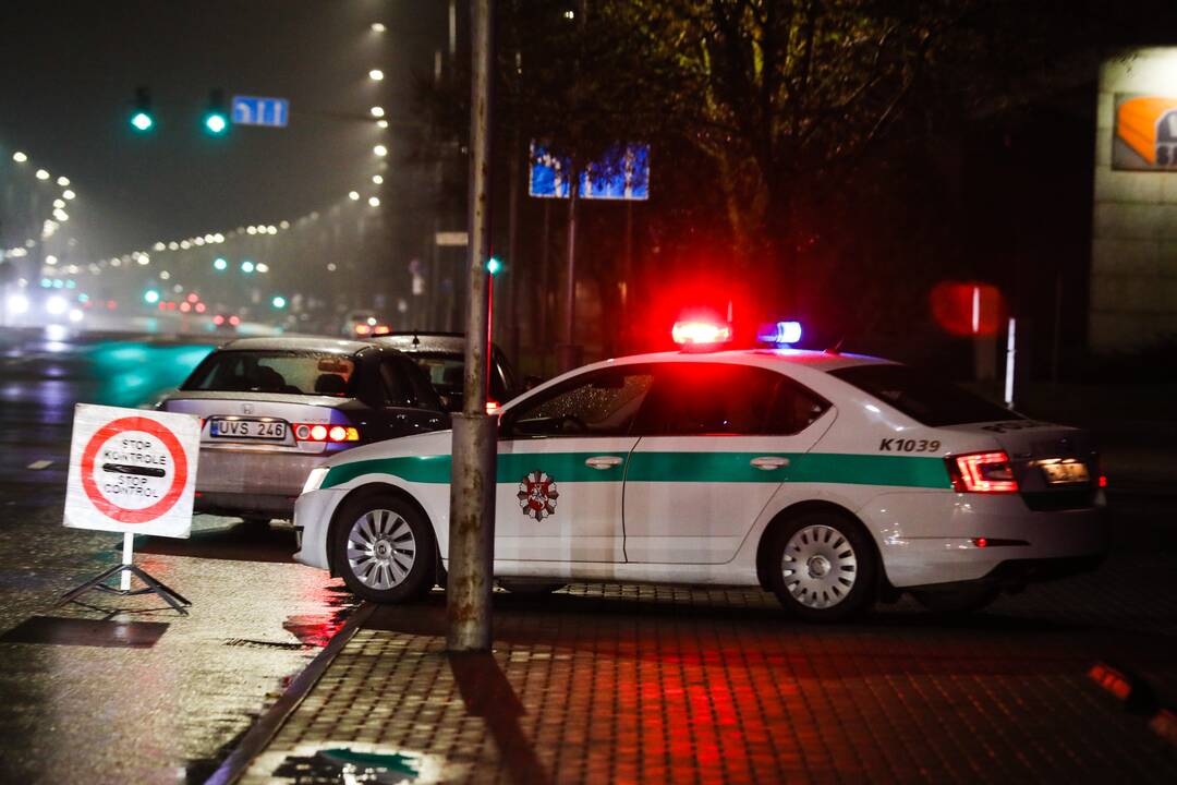 Policija pradėjo masinę judėjimo kontrolę