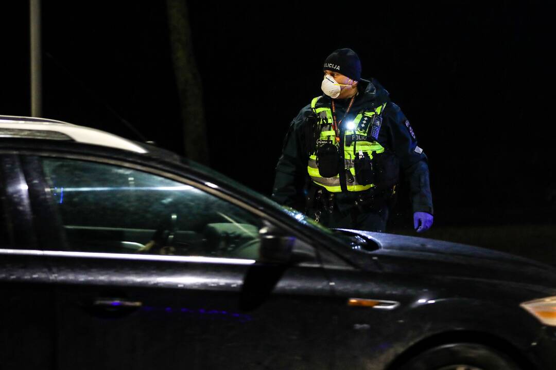 Policija pradėjo masinę judėjimo kontrolę