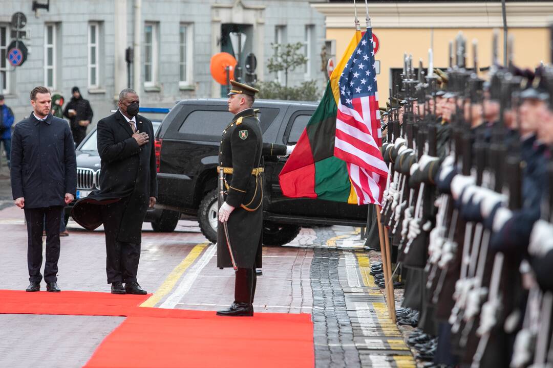 Oficiali JAV gynybos sekretoriaus pasitikimo ceremonija