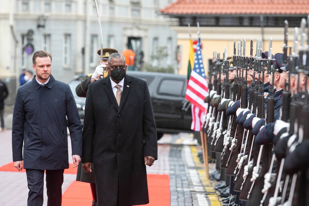Oficiali JAV gynybos sekretoriaus pasitikimo ceremonija