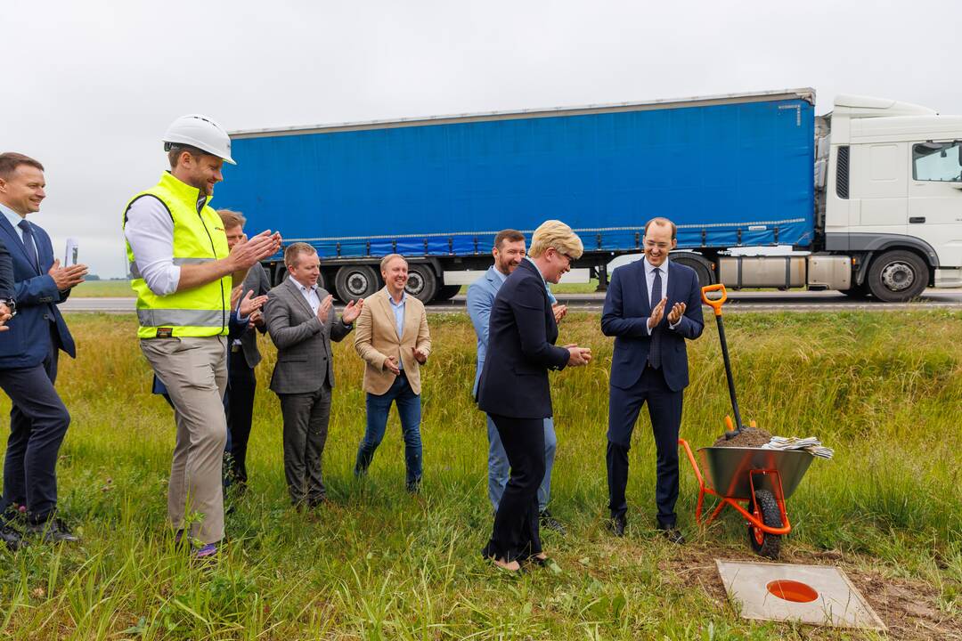Pradedamas tiesti vienas ilgiausių automagistralės „Via Baltica“ ruožų