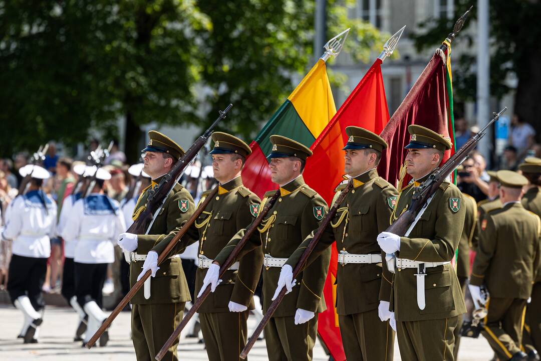 Lietuvos ginkluotųjų pajėgų vėliavų, būrių ir vadų rikiuotė