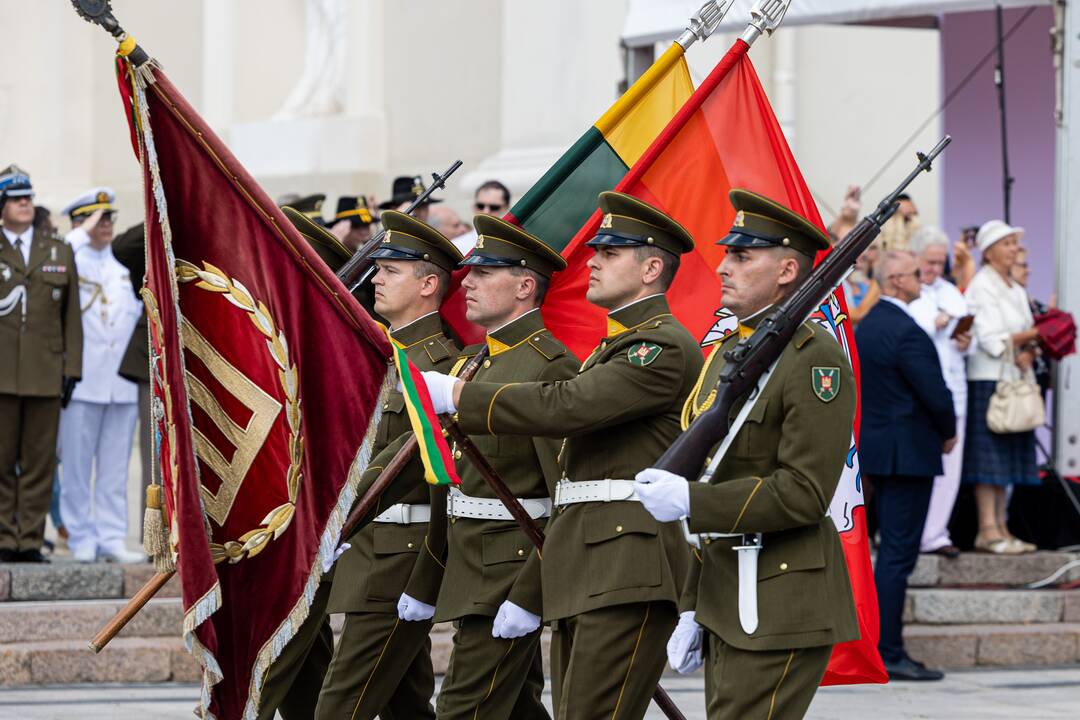 Lietuvos ginkluotųjų pajėgų vėliavų, būrių ir vadų rikiuotė