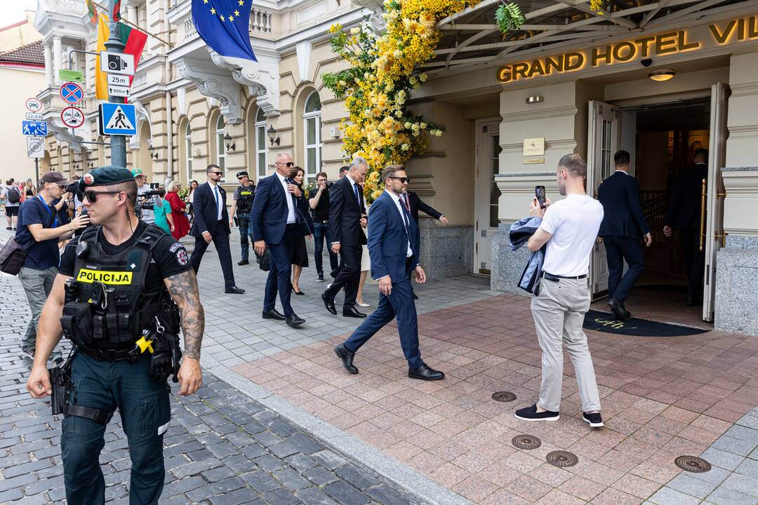 Lietuvos ginkluotųjų pajėgų vėliavų, būrių ir vadų rikiuotė