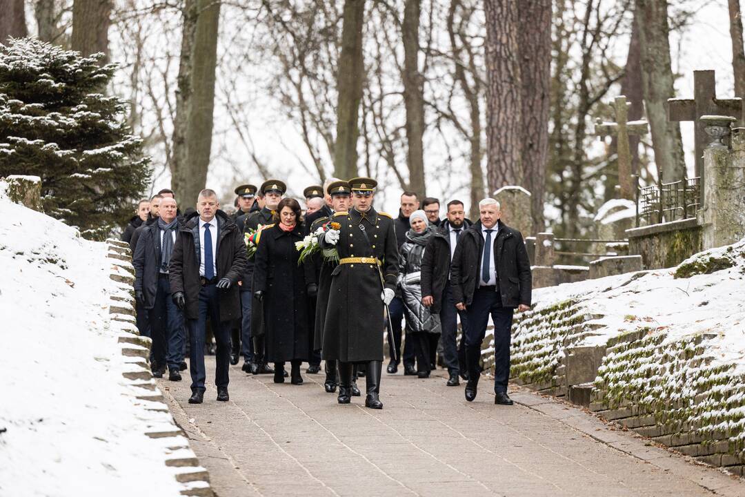 Žuvusiųjų pagerbimo ceremonija Antakalnio kapinėse