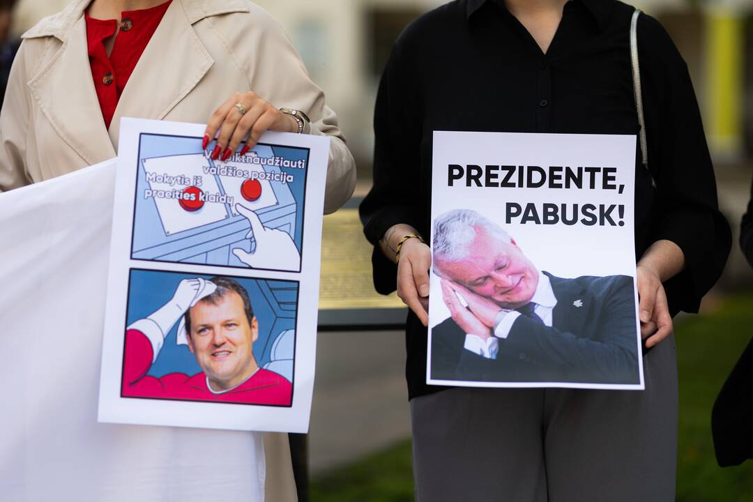 Jaunųjų konservatorių lygos protestas „Gintautai, rinkis: valstybė ar įmonė“