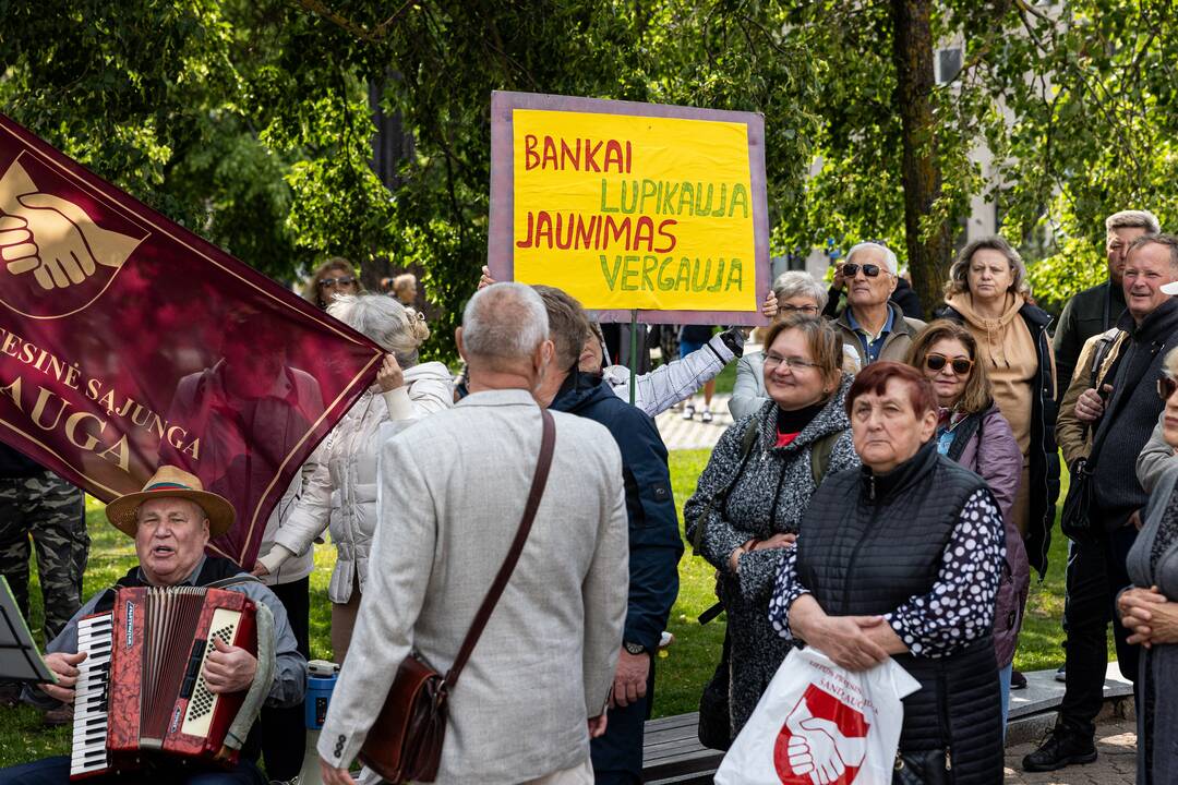 Protestas prieš NT mokestį prie Seimo