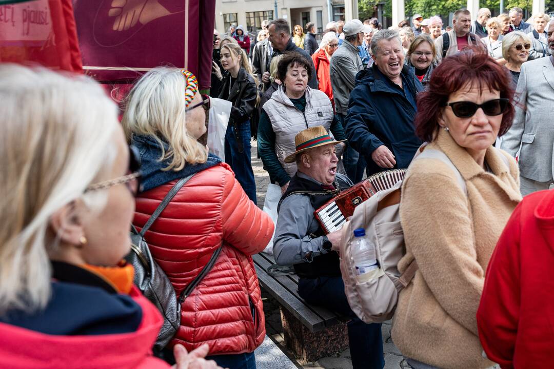 Protestas prieš NT mokestį prie Seimo