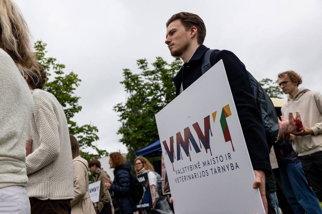 Protestas prie Valstybinės maisto ir veterinarijos tarnybos