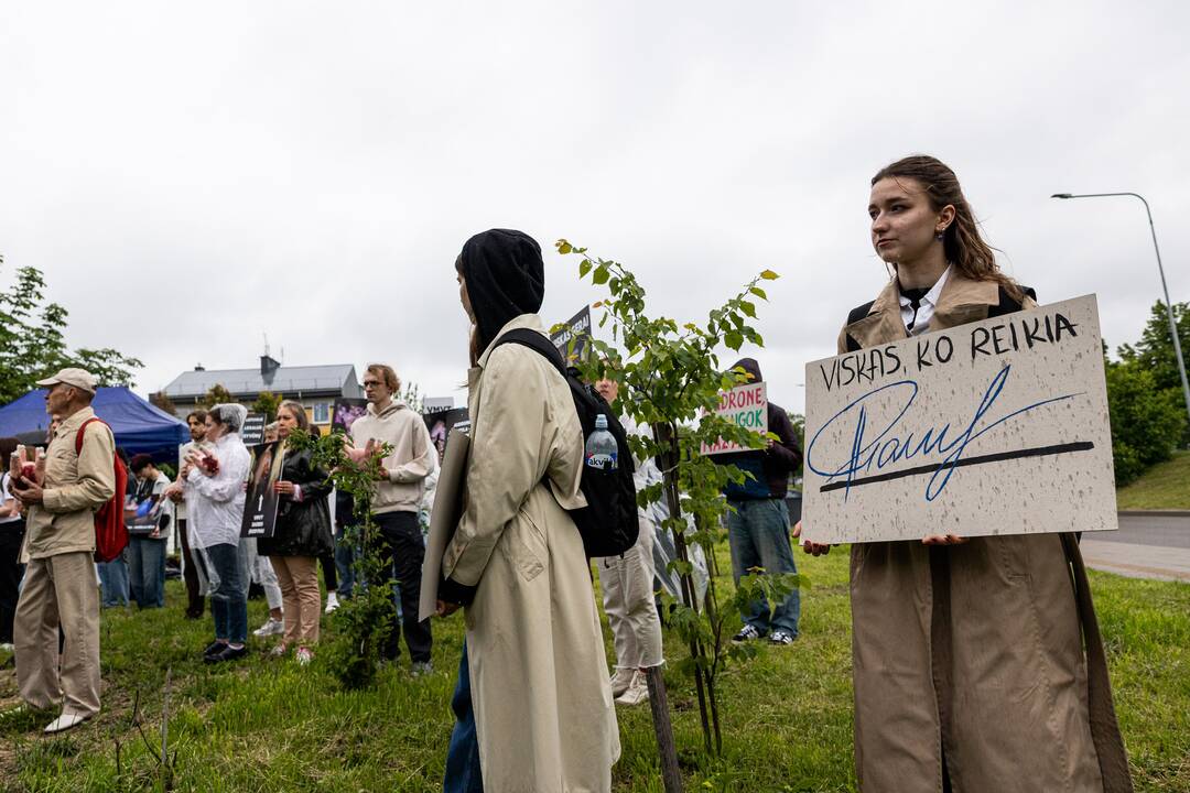 Protestas prie Valstybinės maisto ir veterinarijos tarnybos