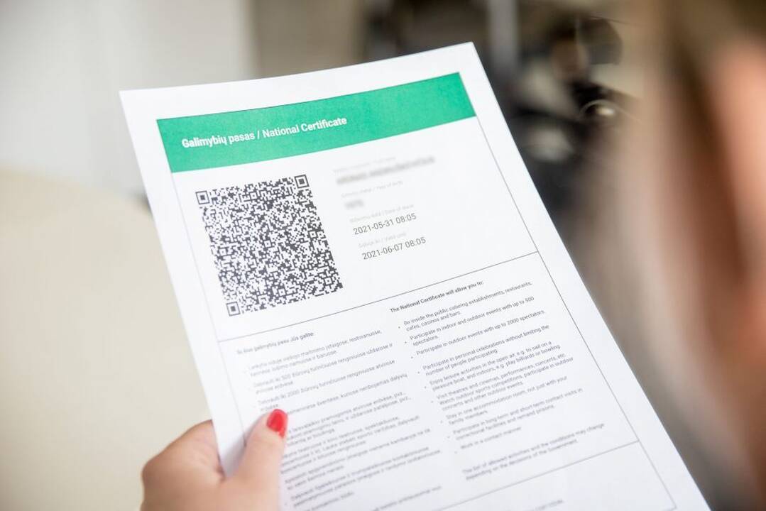 Seimo vadovybė svarsto į parlamentą įsileisti lankytojus tik su galimybių pasu