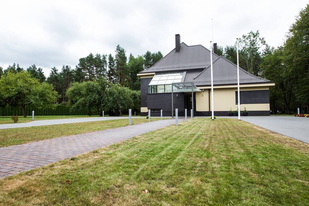 Konservatorius nori prezidentą ir premjerą įpareigoti persikelti į tarnybinę rezidenciją