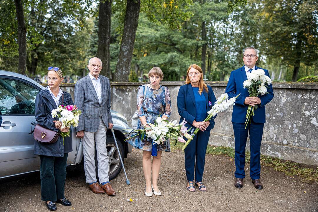 R. Rastausko laidotuvės