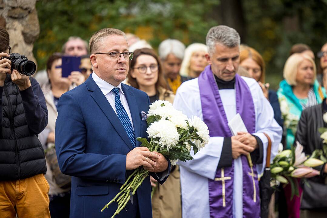 R. Rastausko laidotuvės